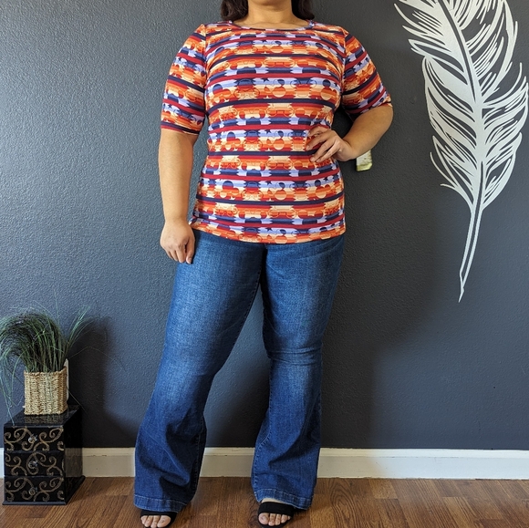 LulaRoe Gigi Disney Shirt - Picture 1 of 8